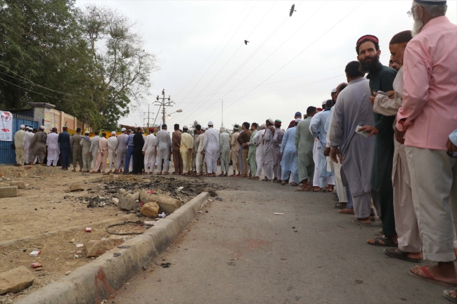 Pakistan seçimlerinde ilk sonuçlar belli oldu